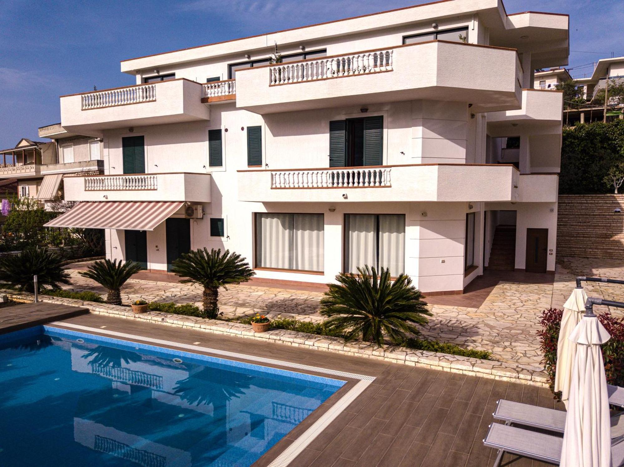 Villa La Quiete - Adults Only Cuke Exterior photo